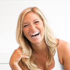 Elizabeth Nault's Instagram, Twitter & Facebook