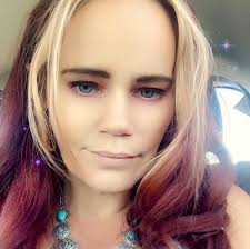 Kelly Winkel's Instagram, Twitter & Facebook