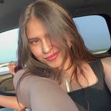 here's a huge photo dump of some ppl in my life that I'm super thankful  for/ love so much🤍🧡🤎