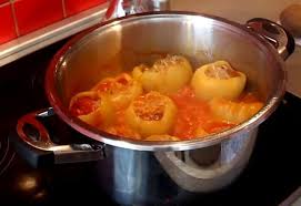 Gefullte Paprika Punjene Paprika Ist Ein Ausserordentlich Beliebtes Nationalgericht Auf Dem Balkan Nach Diesem O Einfache Gerichte Albanische Rezepte Rezepte