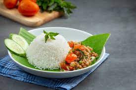 Nasi putih biasanya dikonsumsi lepas dari kulitnya untuk meningkatkan kualitas nasi. Mengetahui Jumlah Kalori Nasi Putih Apakah Benar Bisa Menambah Berat Badan Orami