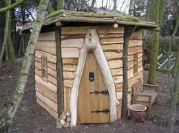 Kinderhaus Ein Marchenhaftes Abenteuer Selber Bauen Garten Spielhaus Garten Rutsche Selber Bauen