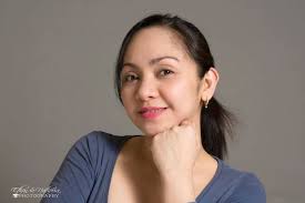 Shooting outdoors with a 35mm f/2.5 lens: exposure strategy?