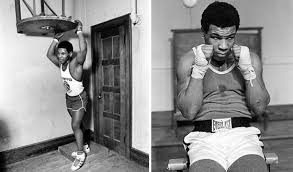 Mike jameson i play guitar and sing in a band called cidona. Tyson Trainer Bobby Stewart Cas D Amato Und Kevin Rooney Mike Tyson Grosse Gewicht Interessante Fakten Und Biografie Von Boxer Bobby Stewart Trainer Tyson