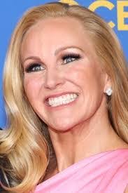 Sarah Foss's Instagram, Twitter & Facebook