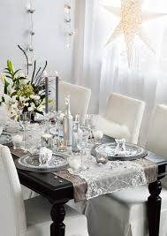 Christmas dinner party table setting pinterest. Setting The Table For New Year S Eve Christmas Table Settings Christmas Table Christmas Table Decorations