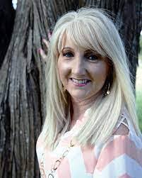 Amy Gronowski's Instagram, Twitter & Facebook