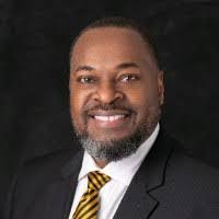 Derek Winn's Instagram, Twitter & Facebook