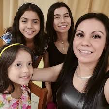 Felicitamos a Mayra Becerra por la adquisición del Ultrasonido Voluson™ E10  de GE Healthcare incorpora nuevas tecnologías de renderización, que  permiten que las herramientas HDLive sean aún más realistas. Plaza Médica en