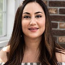 Danielle Huck's Instagram, Twitter & Facebook