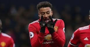 The england international was out with a hamstring rashford grabbed the ball and smashed it home, inflicting more champions league misery on psg and triggering lingard to run around his lounge. Lingard Tells The Story Of His Trademark J L Hand Gesture Celebration Tribuna Com