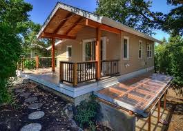 Sebuah desain villa kecil panggung yang terletak didaerah pegunungan dengan ukuran runangan interior 4×6 meter. 27 Desain Rumah Villa Sederhana Untuk Kamu Pertimbangkan Joglo Joglo