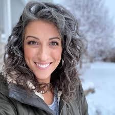 Mindy Gale's Instagram, Twitter & Facebook