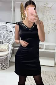 Nous sommes disponibles en gros / livraison directe / service sur mesure. Robe De Soiree Satine Avec Perle Et Dentelle Au Col Et Au Manches