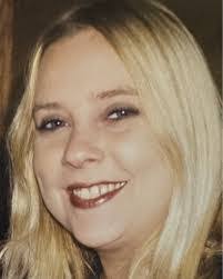 Deanna Mckay's Instagram, Twitter & Facebook