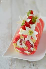 Buche Estivale Glacee Aux Fraises Recette Gateau Savoureux Recette Gateau Fraise Tarte Sablee A La Fraise