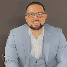 Patrick Davila's Instagram, Twitter & Facebook