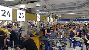 Men flera besökare har upplevt att 3 500 personer i ett och samma varuhus är för många. Pricerunner Sweden Stor Guide Till Gekas Ullared Sa Valjer Du Ratt Regnklader Och Gummistovlar Tisdagsdeals Milled