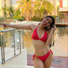 Jelouuuuuu! | Bikinis, Yolo, Bra bikinis