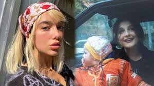 Balvin, bad bunny, tainy — un dia (one day) (2020). Transformasi Dua Lipa Dari Kecil Hingga Jadi Diva Kekayaannya Kini Nyaris Saingi Adele Ed Sheeran Tribunnewsmaker Com