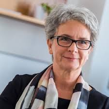 Julia Bernhardt auf LinkedIn: #gestalterinnendergesundheitszukunft  #sichtbarkeitistmacht #wissenistmacht…