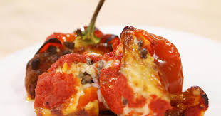 Qui vi proponiamo la ricetta classica. Peperoni Ripieni Di Riso Alla Carne E Scamorza Alice Tv