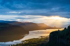 Sunrise at Columbia River Gorge : r/photocritique