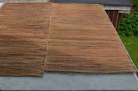 Eine pergola und pergola beschattung, die komplett aus holz bestehen überlegen sie noch die sie können noch für sonnenschutz durch sonnensegel sorgen, die in verschiedenen formen, größen. Sonnenschutz Naturlich Weidenmatten Sind Ideal Zur Beschattung Gartengestaltung Mit Holz