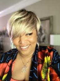 Karen Baxter's Instagram, Twitter & Facebook