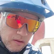 Che… ¿Bancan los botines de Mario Bros de Ansani, jugador de Albania? Cine.  🇦🇱🥵