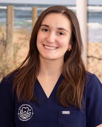 ZA Maria A. Mata Allgemeine Zahnheilkunde ÜBER MICH Mein Name ist Maria Adam  Mata und ich freue mich, Sie bei den Küstenzahnärzten in Scharbeutz  willkommen zu heißen. Mein Schwerpunkt liegt in der