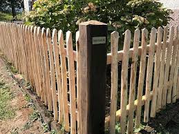 Staketenzaun Aus Einzelstaketen Naturzaun Zaun Gartenzaun