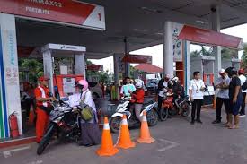 Adapun yang sedang membutuhlan kembali pegawai yakni spbu 34.45508 yang berlokasi di jalan ciloa. Spbu Pertamina Di Daan Mogot Dan Kamal Kembali Beroperasi Ekonomi Bisnis Com