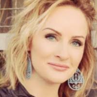 Darcy Stratton's Instagram, Twitter & Facebook