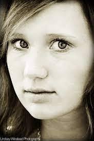 Lindsey Winstead's Instagram, Twitter & Facebook