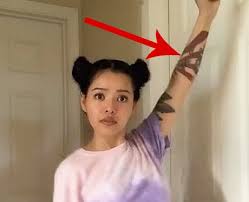 Последние твиты от bella poarch philippines (@ph_bellapoarch). Bella Poarch Has Apologised For Her Offensive Rising Sun Tattoo Bella Poarch 24 Popbuzz