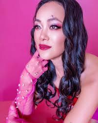 Katelyn James's Instagram, Twitter & Facebook