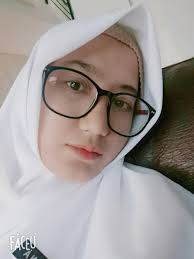 ❤️ How clever is this! Folding a paper 📑 plate 🍽️ to make a heart ❤️  inside 💘 you could fold the heart up so it's like a hat to wear or