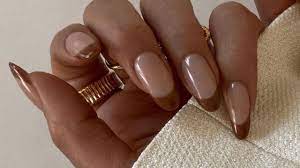 Fall French Nails” sind die angesagteste Variante des Maniküre-Klassikers  für den Herbst | GLAMOUR