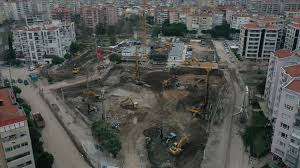 Naci görür, konuya ilişkin twitter'dan açıklamalarda bulundu. Izmir De Depremin Yiktigi Bolgede Yeni Binalarin Yapimina Baslaniyor