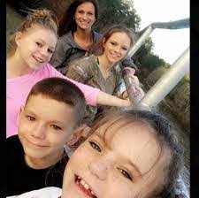 Allison Pendley's Instagram, Twitter & Facebook