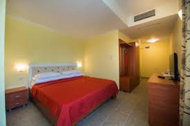 Hotels that are so unique and beautiful that you do not want to leave your room. Sara Boutique Hotel Laurette Due Hotel Mamaia Sat Overview