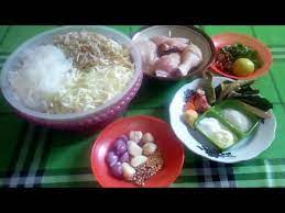 Soto ayam sangatlah praktis, isiannya juga lengkap mulai dari ayam, telur, sampai sayuran. Resep Soto Ayam Sederhana Enak Dan Lezaat Sekali Youtube