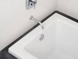 how to fix a leaking bathtub