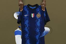The juventus home kit 2021/22 costs £90.00 or approximately 109.30 usd. B Fbnmu91swlbm