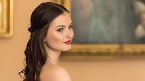 Divíšek dal základy jeskynnímu potápění a sestoupil do propasti macocha a punkevních jeskyní, matka elmarita divíšková byla divadelní (taneční). Uspech Cesky Na Miss Earth Klara Vavruskova Se Stala Treti Nejkrasnejsi Zenou Planety Extra Cz