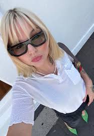 Caitlin Snell is creating flexible feminine accessories