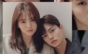 Dilansir dari soompi, pada 24 juli 2021, seorang perempuan mengaku sebagai mantan pacar kim min gwi mengunggah kisahnya secara online. Supporting Actor Nevertheless Positive For Covid 19 Here Are The Test Results Of Song Kang And Han So Hee Cs