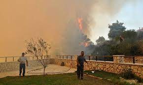 Κρανίου τόπος η περιοχή πάνω από το «ναυάγιο». Fwtia Zakyn8os H Eikona Sok Poy 8a Meinei Sthn Istoria Etsi Fainetai H Pyrkagia Apo Thn Kefalonia Newsbomb Eidhseis News
