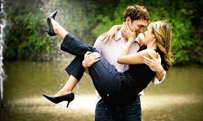 În luna septembrie 2020, la chioșcurile de ziare vom putea găsi următoarele cărți romantice (titlurile mai vechi ale colecției pot fi găsite aici) : ColecÈia CÄrÈi Romantice August 2020 Delicatese Literare